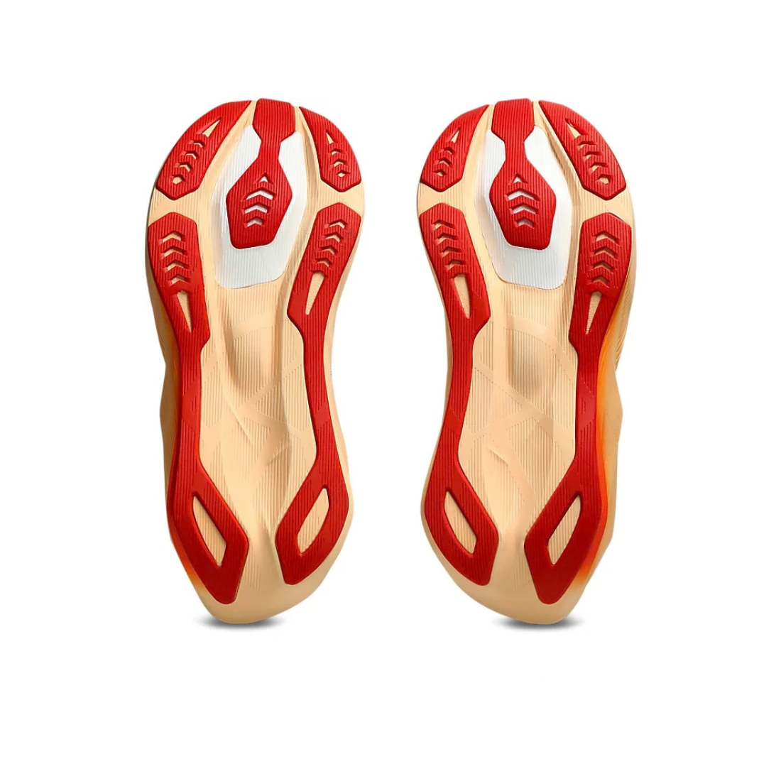 Novablast 6 Men Running White 1011C243-102