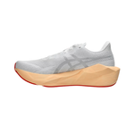 Novablast 6 Women Running White 1012C008-102