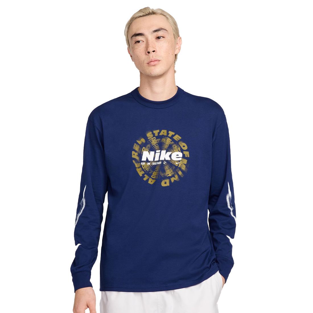 Nike Sportswear Men's Long-Sleeve Tee HV4908-492